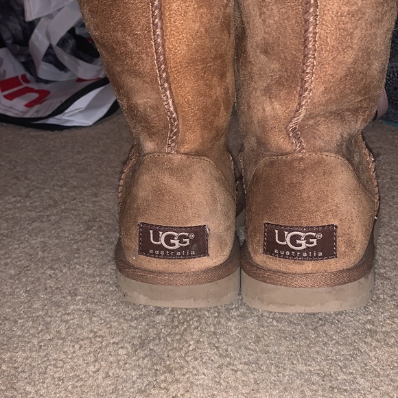 Chestnut size 6 tall ugg boots - Picture 2 of 5